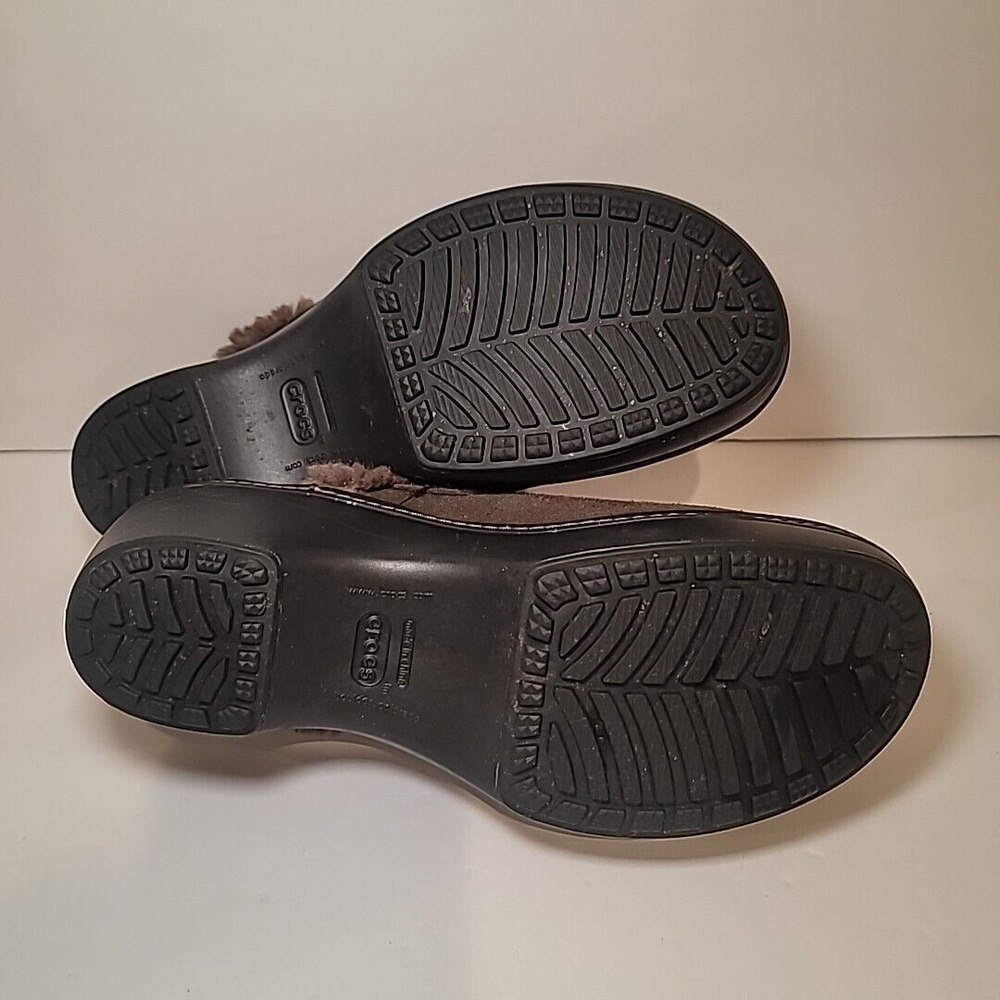 Crocs Women's Cobbler Mule Clogs Size 8 Brown Suede Faux Fur Wedge Heel 11602 - Picture 5 of 6